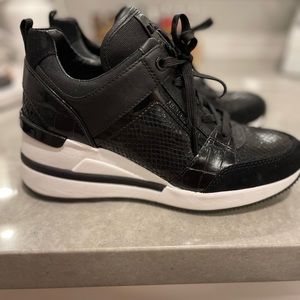 Michael Kors wedge sneakers Size 6